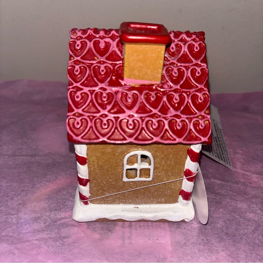 LED Gingerbread House - Picture 6 of 8